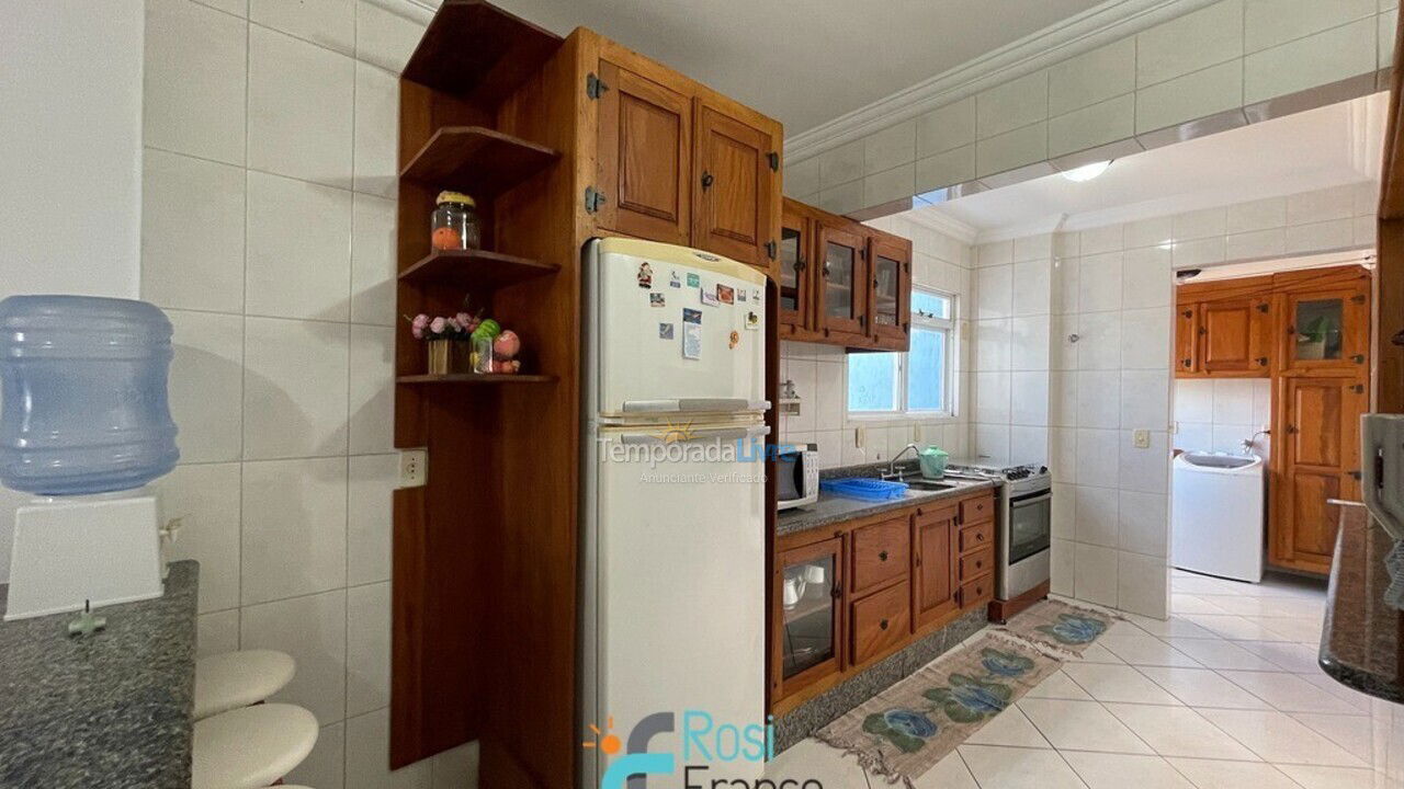 Apartamento para aluguel de temporada em Itapema (Centro Frente Mar)