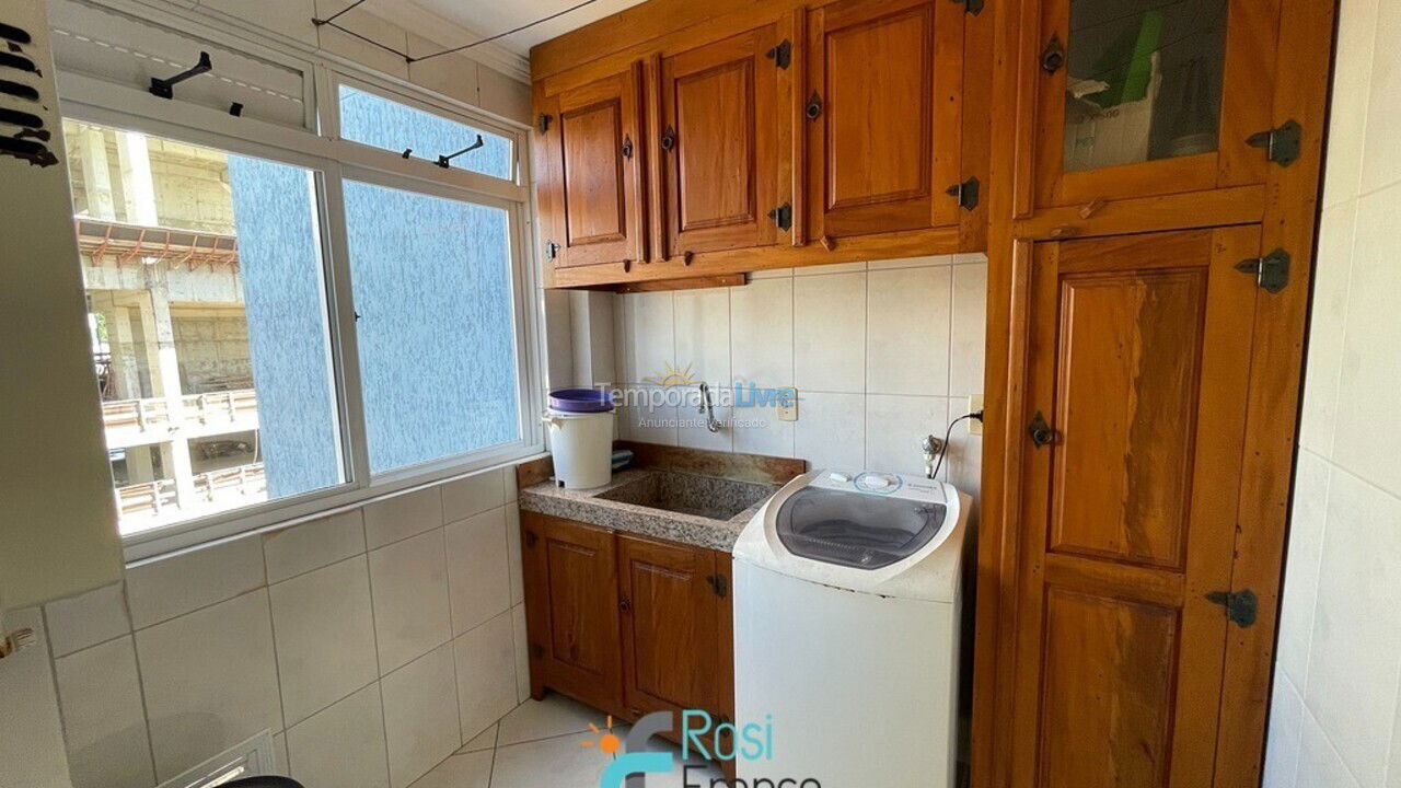 Apartamento para aluguel de temporada em Itapema (Centro Frente Mar)