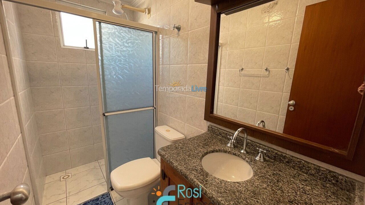 Apartamento para aluguel de temporada em Itapema (Centro Frente Mar)