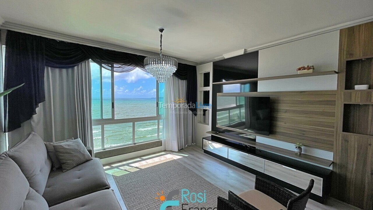 Apartamento para aluguel de temporada em Itapema (Meia Praia Frente Mar)