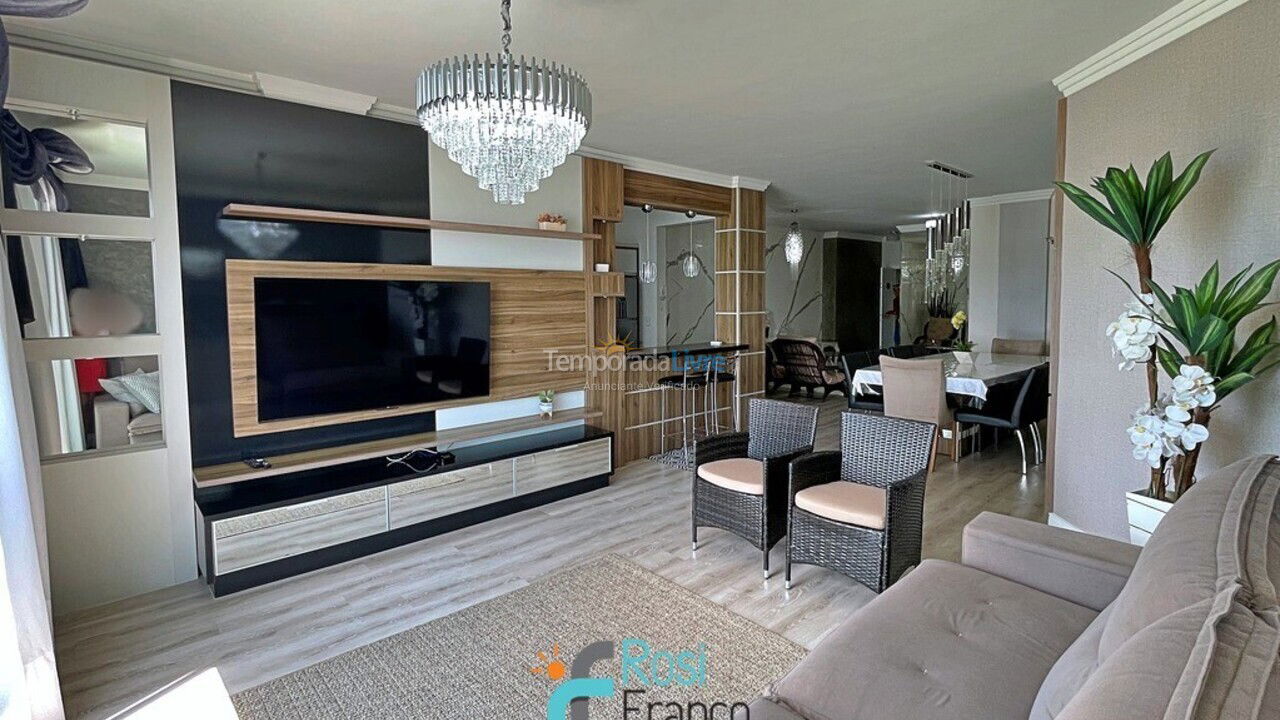 Apartamento para aluguel de temporada em Itapema (Meia Praia Frente Mar)