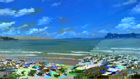Apartamento de 4 habitaciones frente al mar en Itapema, SC