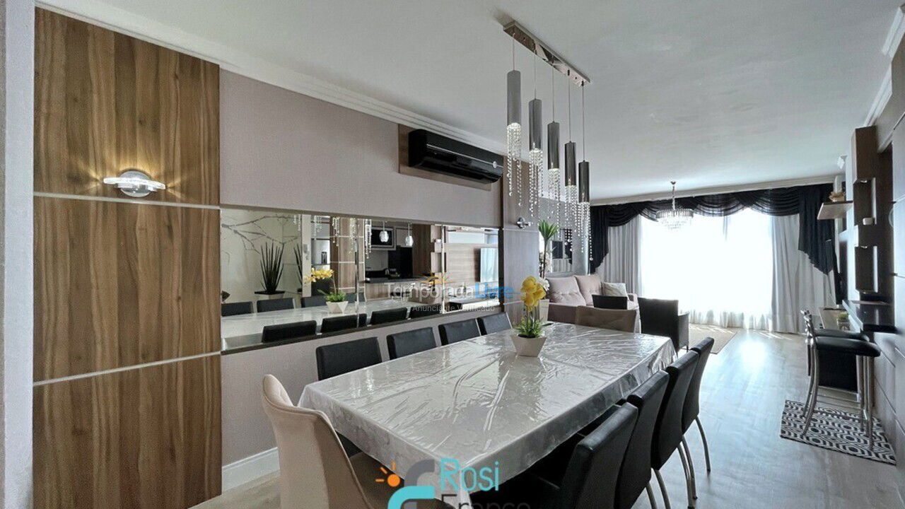 Apartamento para aluguel de temporada em Itapema (Meia Praia Frente Mar)