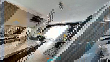 Apartamento frente mar 4 suítes Meia Praia SC