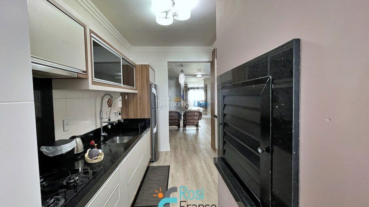 Apartamento para aluguel de temporada em Itapema (Meia Praia Frente Mar)