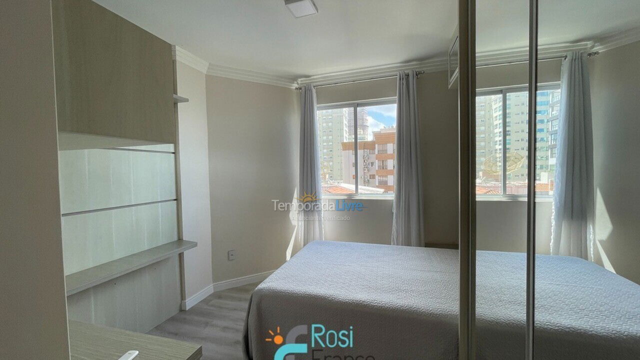 Apartamento para aluguel de temporada em Itapema (Meia Praia Frente Mar)