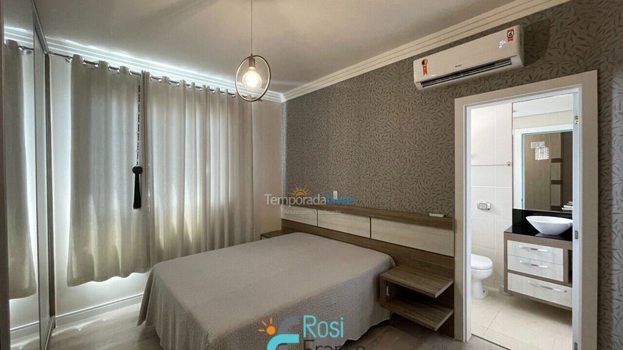 Apartamento para aluguel de temporada em Itapema (Meia Praia Frente Mar)