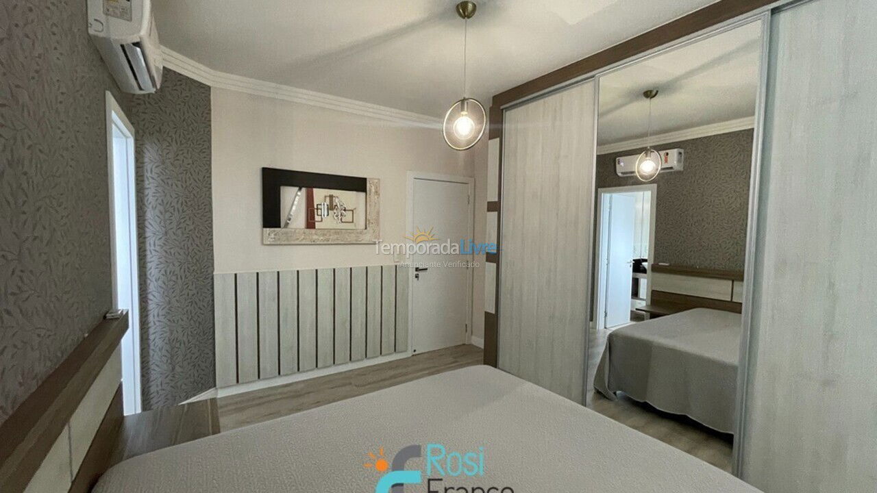 Apartamento para aluguel de temporada em Itapema (Meia Praia Frente Mar)