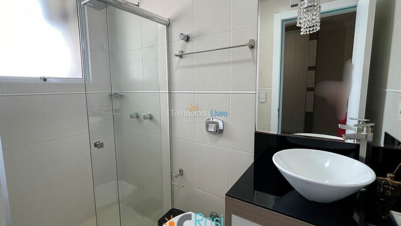 Apartamento para aluguel de temporada em Itapema (Meia Praia Frente Mar)