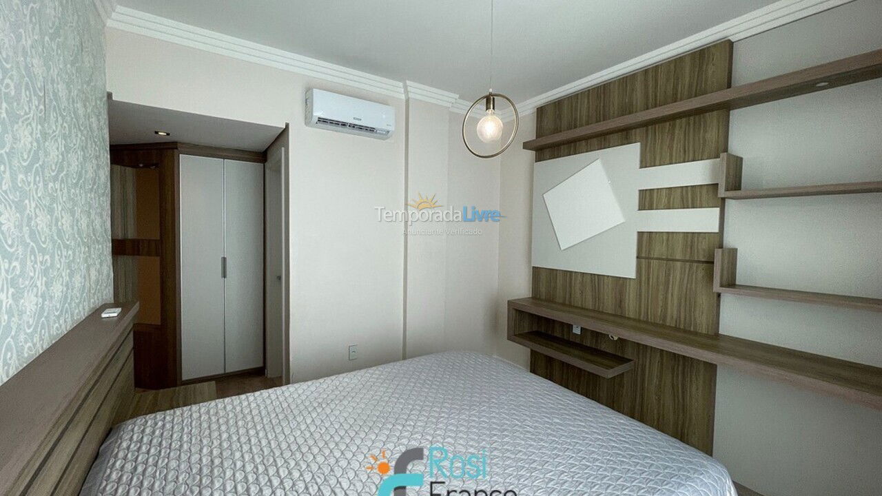 Apartamento para aluguel de temporada em Itapema (Meia Praia Frente Mar)