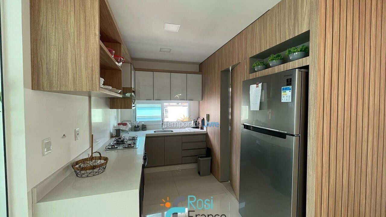 Apartamento para alquiler de vacaciones em Itapema (Meia Praia Quadra do Mar)
