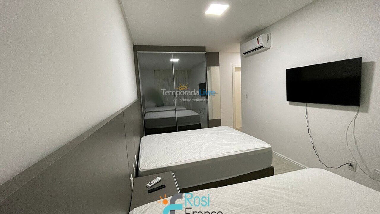 Apartamento para alquiler de vacaciones em Itapema (Meia Praia Quadra do Mar)