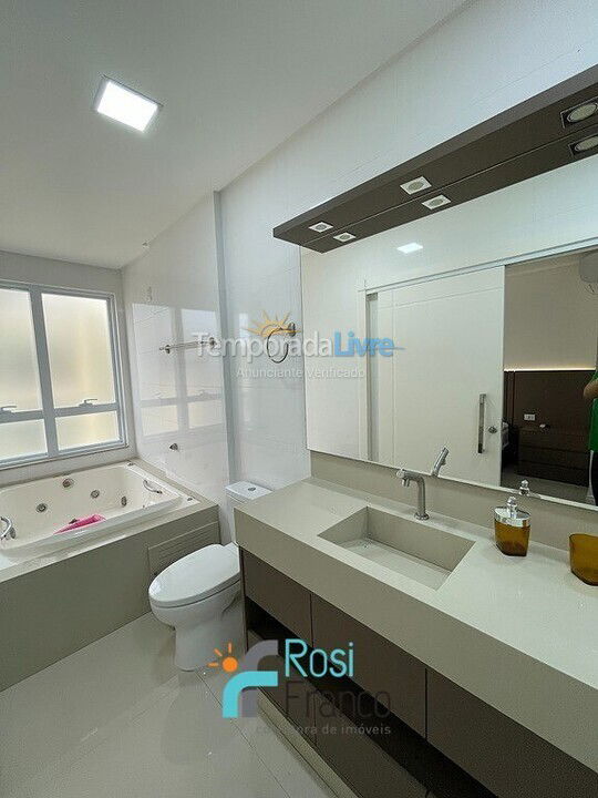 Apartamento para alquiler de vacaciones em Itapema (Meia Praia Quadra do Mar)