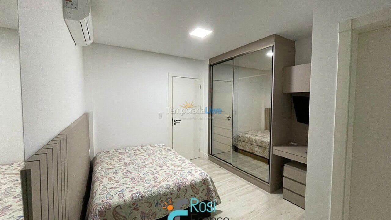 Apartamento para alquiler de vacaciones em Itapema (Meia Praia Quadra do Mar)