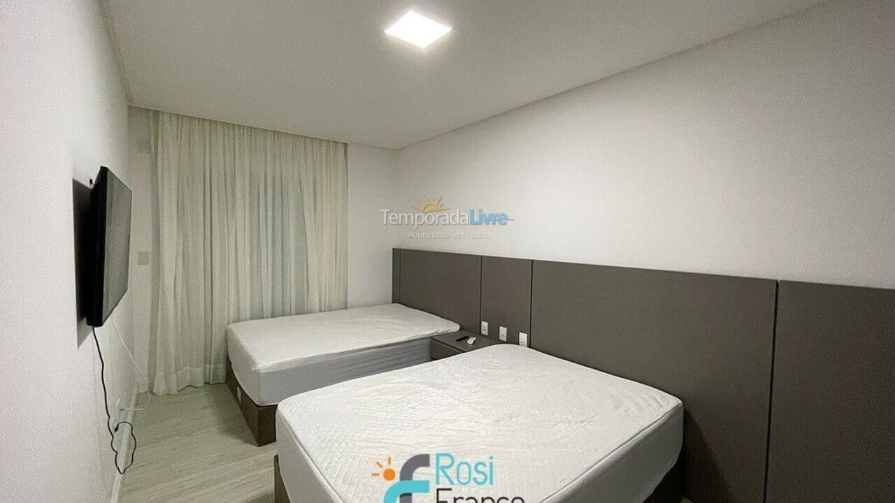 Apartamento para alquiler de vacaciones em Itapema (Meia Praia Quadra do Mar)