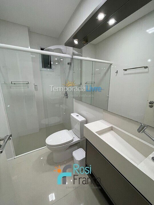Apartamento para alquiler de vacaciones em Itapema (Meia Praia Quadra do Mar)