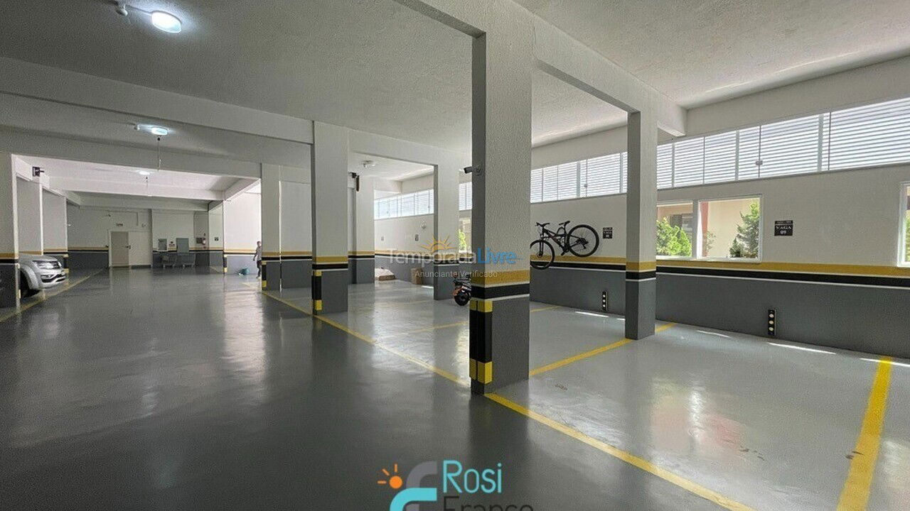 Apartamento para alquiler de vacaciones em Itapema (Meia Praia Quadra do Mar)