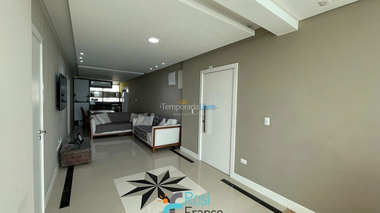 Apartamento para aluguel de temporada em Itapema (Meia Praia Quadra do Mar)