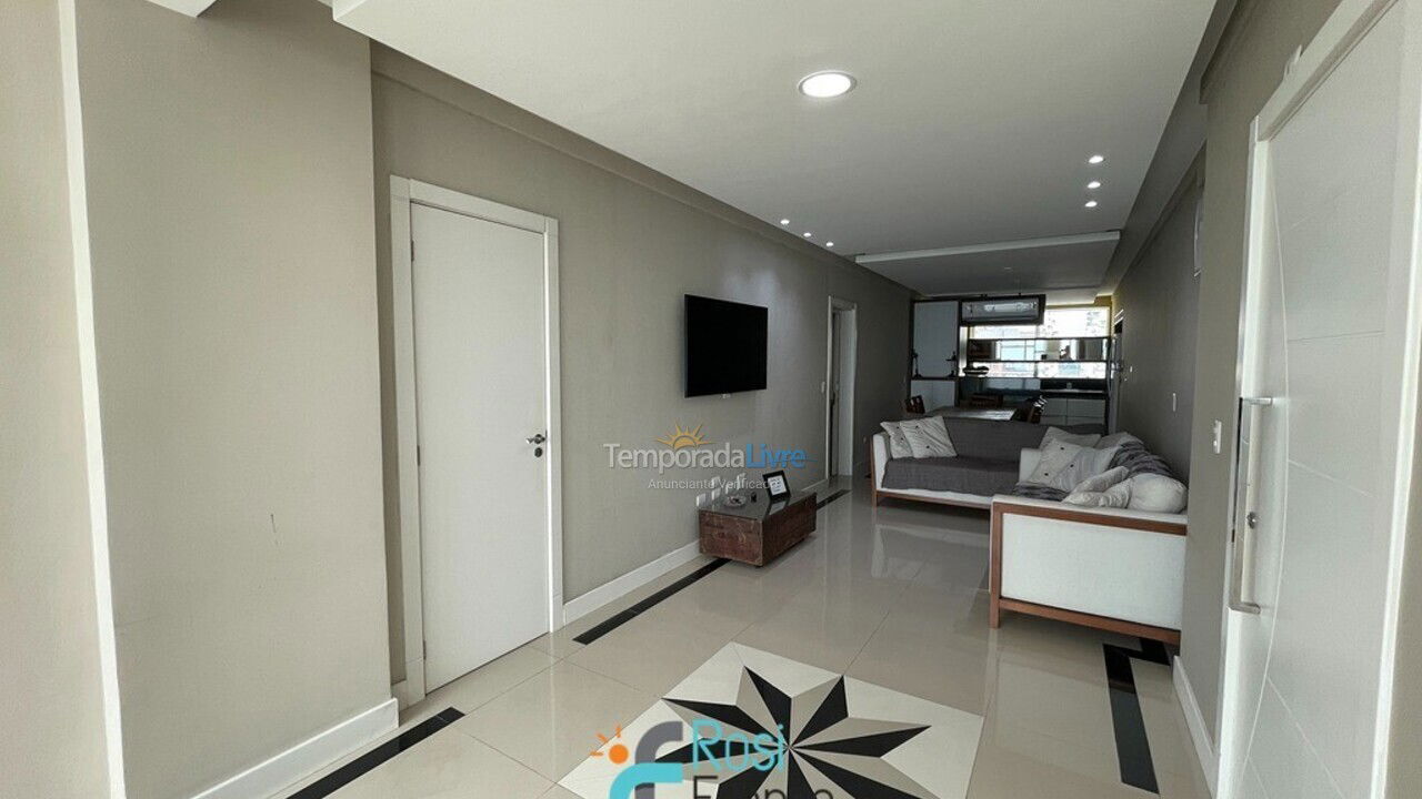 Apartamento para aluguel de temporada em Itapema (Meia Praia Quadra do Mar)