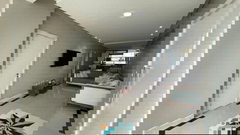 Apartamento 3 suítes vista mar Meia Praia SC