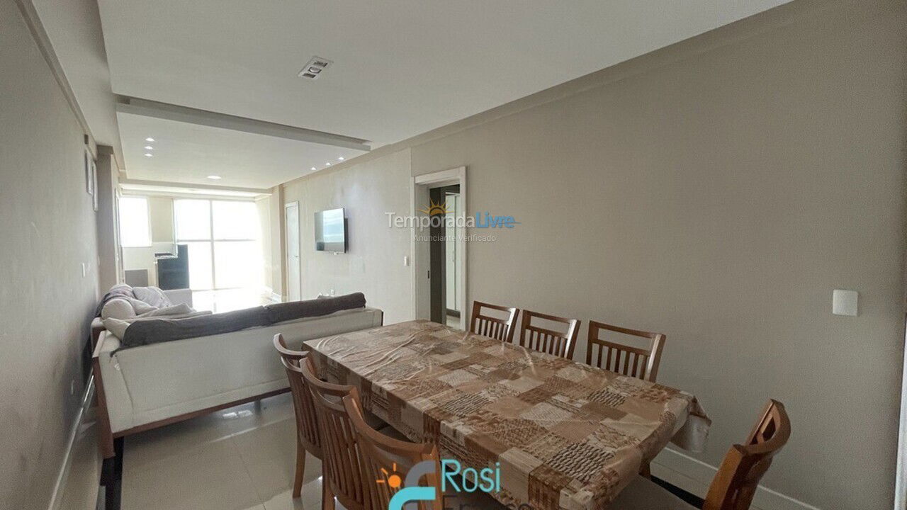 Apartamento para aluguel de temporada em Itapema (Meia Praia Quadra do Mar)