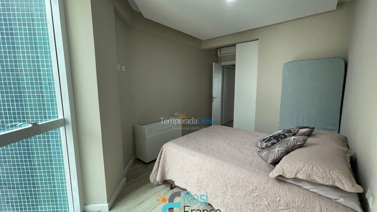 Apartamento para aluguel de temporada em Itapema (Meia Praia Quadra do Mar)