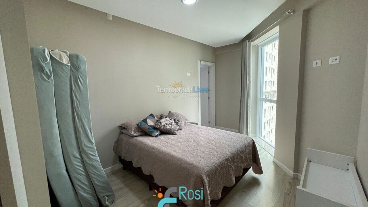 Apartamento para aluguel de temporada em Itapema (Meia Praia Quadra do Mar)