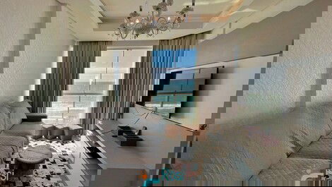 Apartamento 3 suites frente al mar Meia Praia SC