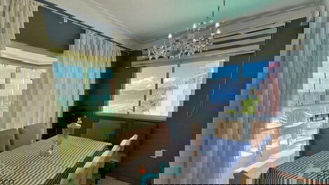 Apartamento 3 suites frente al mar Meia Praia SC