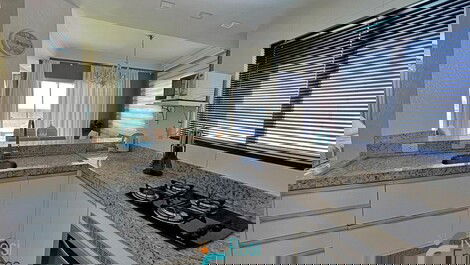 Apartamento 3 suites frente al mar Meia Praia SC