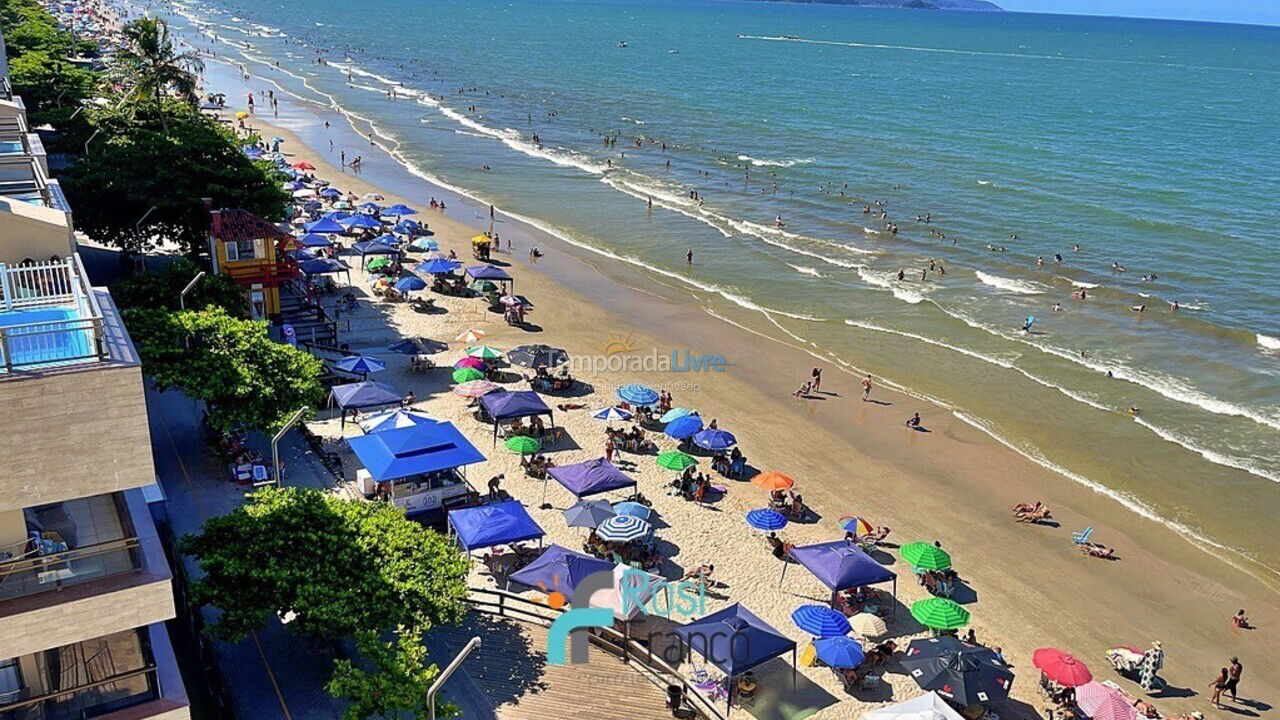 Apartamento para aluguel de temporada em Itapema (Meia Praia Frente Mar)