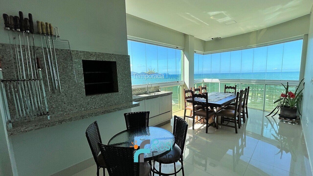 Apartamento para aluguel de temporada em Itapema (Meia Praia Frente Mar)