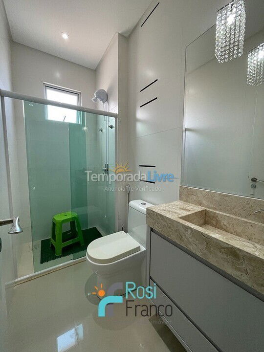 Apartamento para aluguel de temporada em Itapema (Meia Praia Frente Mar)