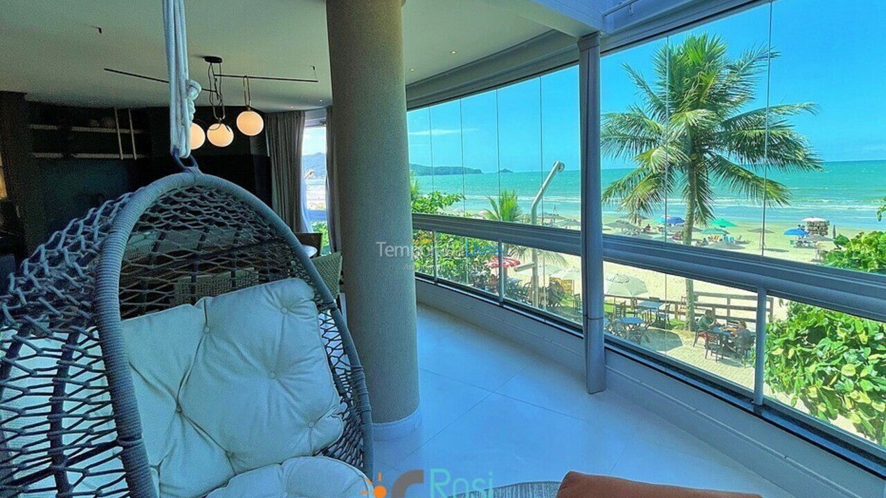Apartamento para aluguel de temporada em Itapema (Meia Praia Frente Mar)