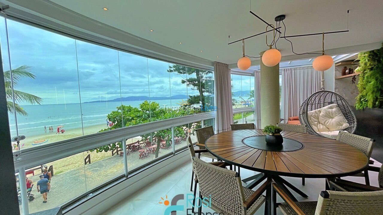 Apartamento para aluguel de temporada em Itapema (Meia Praia Frente Mar)