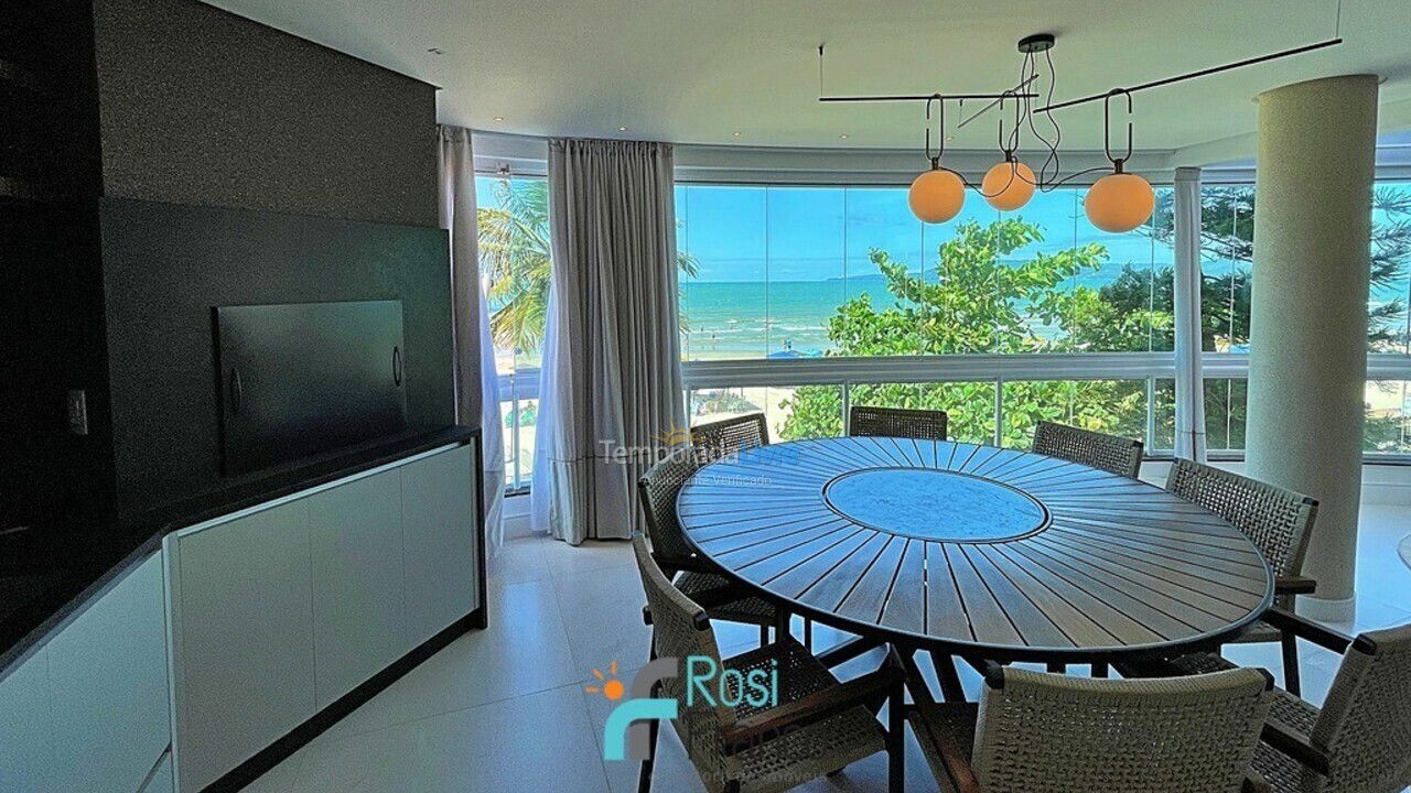 Apartamento para aluguel de temporada em Itapema (Meia Praia Frente Mar)