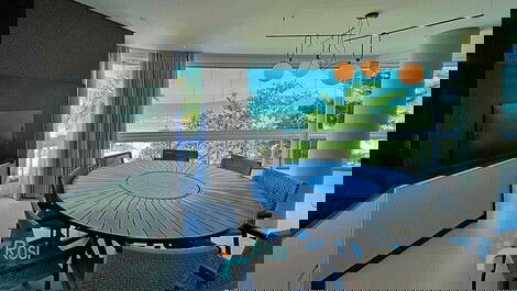 Apartamento 4 dormitórios frente mar Meia Praia SC