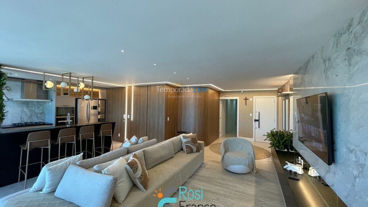 Apartamento para aluguel de temporada em Itapema (Meia Praia Frente Mar)