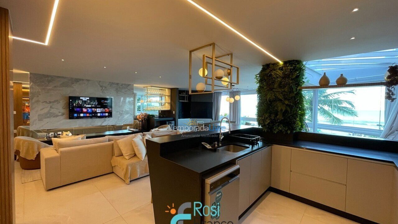 Apartamento para aluguel de temporada em Itapema (Meia Praia Frente Mar)