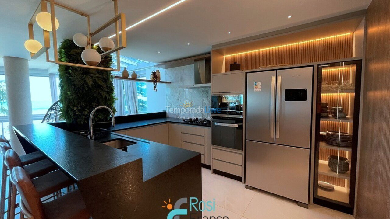 Apartamento para aluguel de temporada em Itapema (Meia Praia Frente Mar)