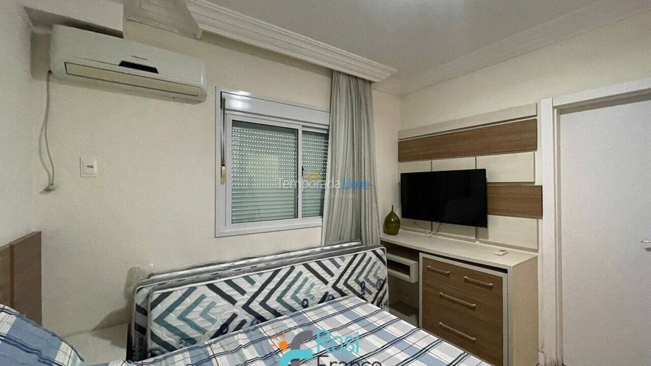 Apartamento para aluguel de temporada em Itapema (Meia Praia Frente Mar)