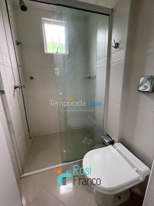 Apartamento para aluguel de temporada em Itapema (Meia Praia Frente Mar)