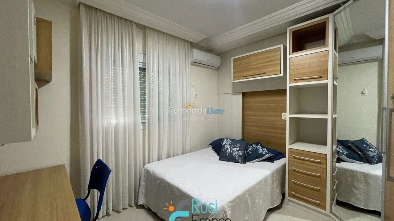 Apartamento para aluguel de temporada em Itapema (Meia Praia Frente Mar)