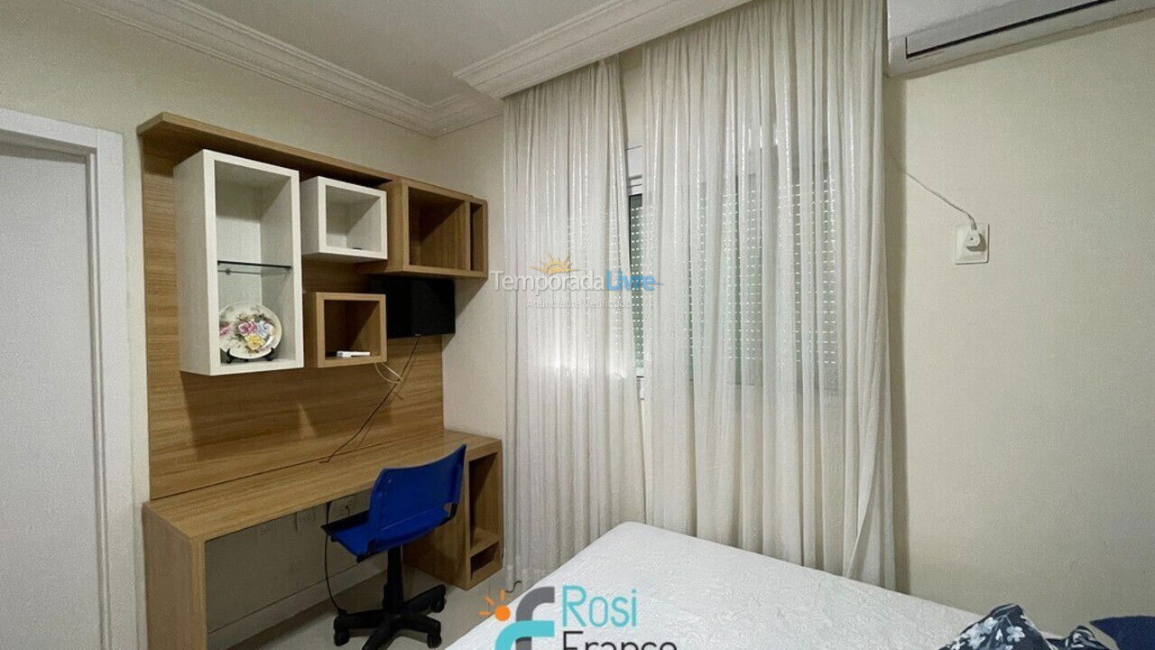 Apartamento para aluguel de temporada em Itapema (Meia Praia Frente Mar)