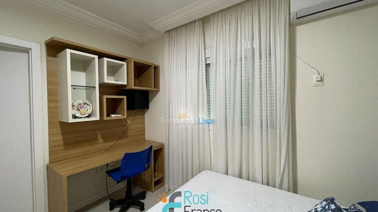 Apartamento para aluguel de temporada em Itapema (Meia Praia Frente Mar)