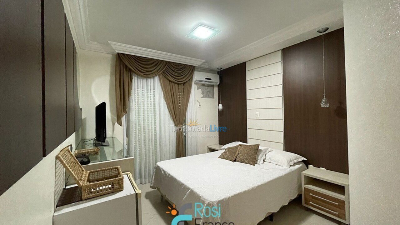 Apartamento para aluguel de temporada em Itapema (Meia Praia Frente Mar)