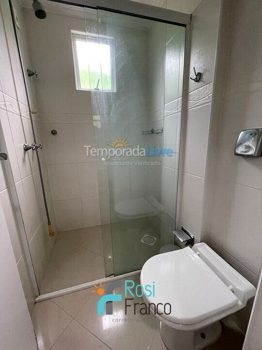 Apartamento para aluguel de temporada em Itapema (Meia Praia Frente Mar)