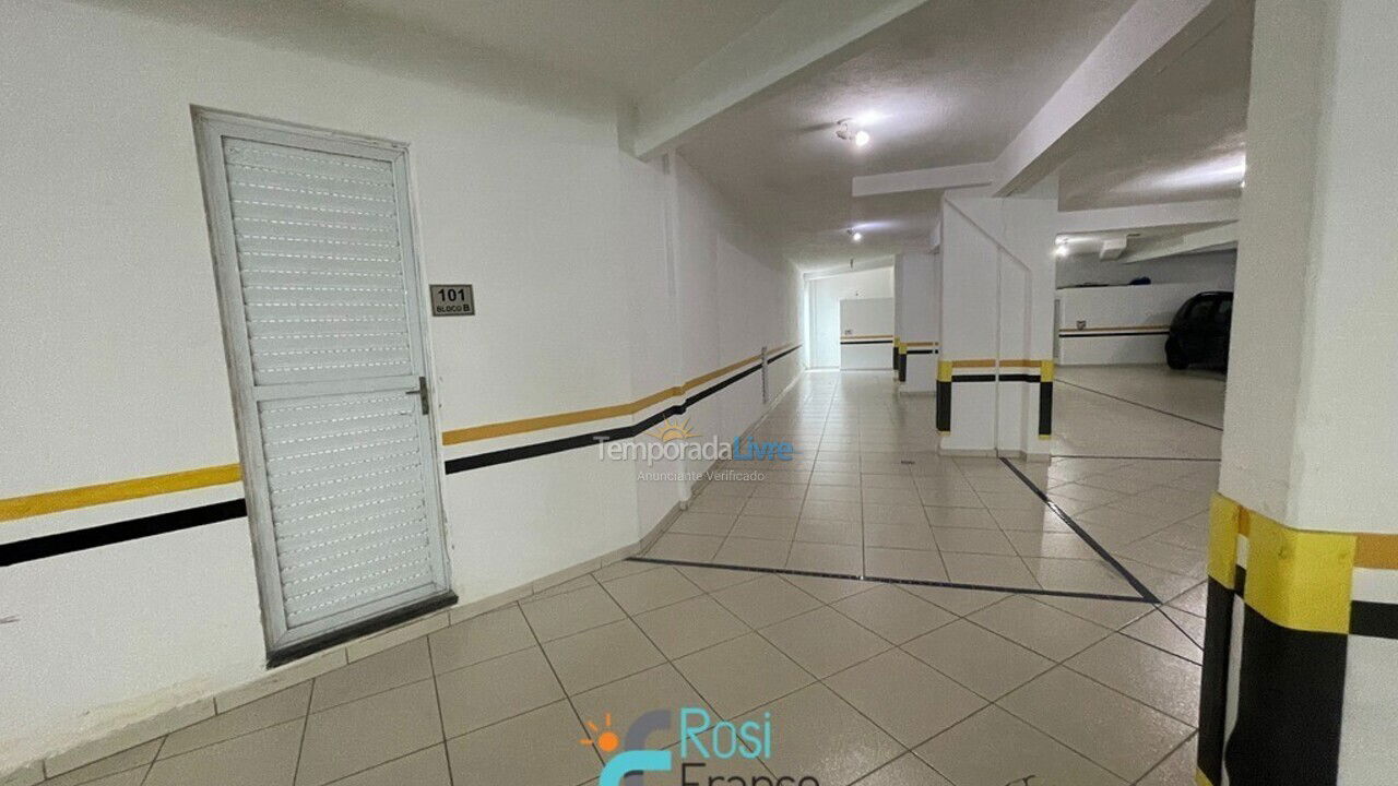 Apartamento para aluguel de temporada em Itapema (Meia Praia Frente Mar)