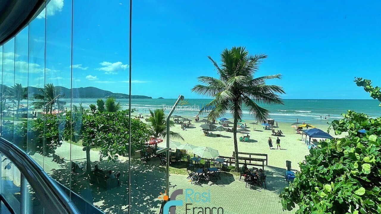 Apartamento para aluguel de temporada em Itapema (Meia Praia Frente Mar)