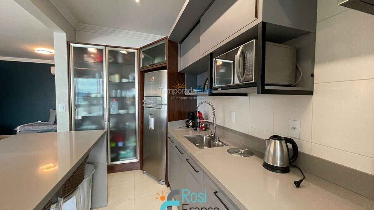Apartamento para aluguel de temporada em Itapema (Meia Praia)